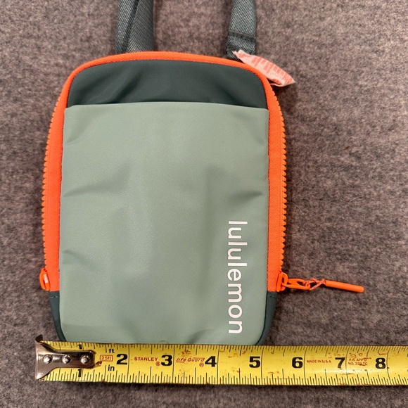 NWOT Lululemon Easy Access Crossbody bag - Picture 7 of 7